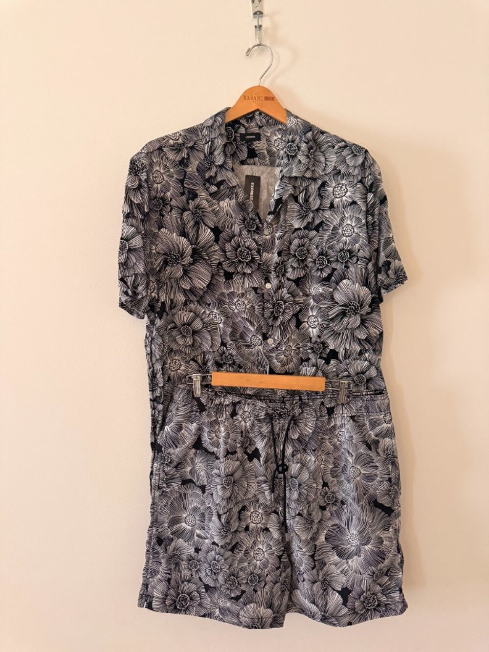 NWT Express Black & White Floral Vacation Set Shirt Trunks L